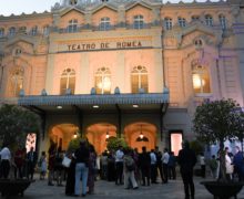 Imagen de la entrada del Teatro Romea antes de los Premios De Consumo Región de Murcia de 2022